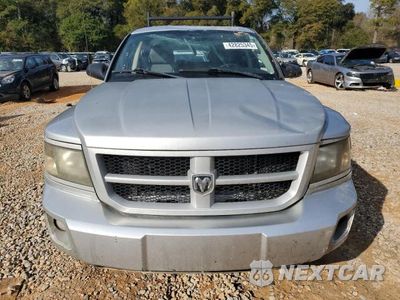 Piąte zdjęcie samochodu w środku: 2011 DODGE DAKOTA SLT VIN:1D7RE3GK4BS577435 - miniatura