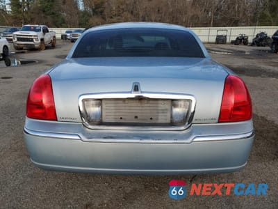 Zdjęcie 6 z 14 samochodu: 2006 LINCOLN TOWN CAR SIGNATURE VIN:1LNHM81V06Y614309 - miniatura