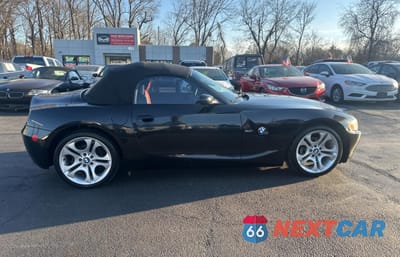 Czwarte zdjęcie samochodu z boku: 2003 BMW Z4 3.0 VIN:4USBT53463LT22229 - miniatura