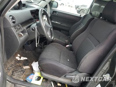 Zdjęcie 7 z 14 samochodu: 2005 TOYOTA SCION XB VIN:JTLKT324X50178625 - miniatura