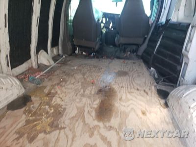 Zdjęcie 11 z 14 samochodu: 2020 CHEVROLET EXPRESS G2500 VIN:1GCWGAFG0L1121576 - miniatura