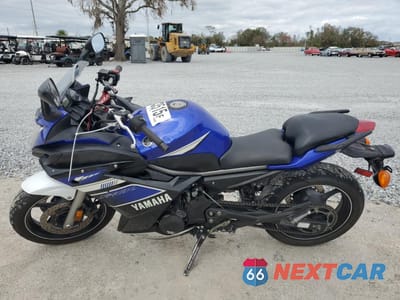 Trzecie zdjęcie samochodu z tyłu: 2013 YAMAHA FZ6 R VIN:JYARJ18E4DA011184 - miniatura