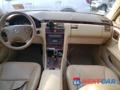 Zdjęcie 8 z 12 samochodu: 2001 MERCEDES-BENZ E 320 VIN:WDBJF65J91B363165 - miniatura