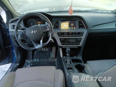 Zdjęcie 8 z 12 samochodu: 2017 HYUNDAI SONATA SPORT VIN:5NPE34AB3HH527811 - miniatura