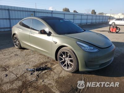 Czwarte zdjęcie samochodu z boku: 2018 TESLA MODEL 3 VIN:5YJ3E1EB4JF084759 - miniatura