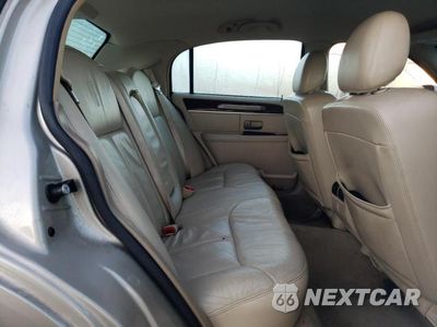 Zdjęcie 10 z 12 samochodu: 2010 LINCOLN TOWN CAR SIGNATURE LIMITED VIN:2LNBL8CV0AX620979 - miniatura