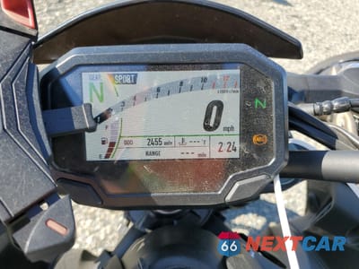 Zdjęcie 7 z 10 samochodu: 2023 KAWASAKI ZR900 F VIN:ML5ZRDF15PDA63518 - miniatura