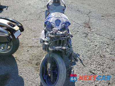 Piąte zdjęcie samochodu w środku: 2024 YAMAHA YZFR1 VIN:JYARN66E4RA004103 - miniatura