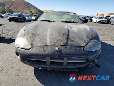 Piąte zdjęcie samochodu w środku: 1997 JAGUAR XK8 VIN:SAJGX5740VC001253 - miniatura