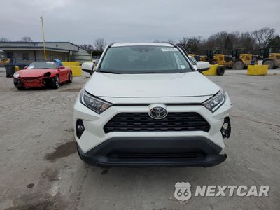 Piąte zdjęcie samochodu w środku: 2021 TOYOTA RAV4 XLE PREMIUM VIN:2T3C1RFV1MW132817 - miniatura