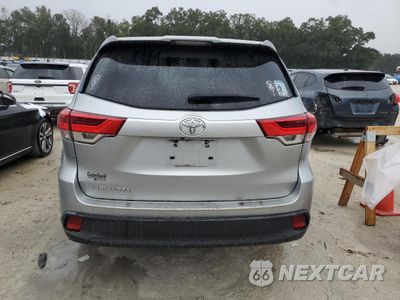 Zdjęcie 6 z 13 samochodu: 2018 TOYOTA HIGHLANDER LE VIN:5TDZARFH3JS038150 - miniatura