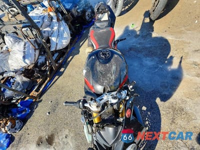 Piąte zdjęcie samochodu w środku: 2016 BMW S 1000 RR VIN:WB10D2107GZ354132 - miniatura