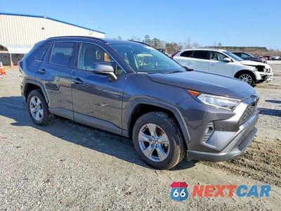 Czwarte zdjęcie samochodu z boku: 2020 TOYOTA RAV4 XLE VIN:JTMP1RFV8LD054372 - miniatura