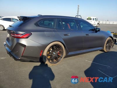 Trzecie zdjęcie samochodu z tyłu: 2025 BMW M5 TOURING VIN:WBS83GV05SCU45064 - miniatura