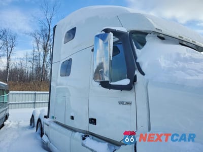 Zdjęcie 9 z 10 samochodu: 2020 VOLVO VN VNL - SEMI TRUCK VIN:4V4NC9EJ3LN201583 - miniatura