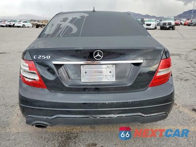 Zdjęcie 6 z 12 samochodu: 2013 MERCEDES-BENZ C 250 VIN:WDDGF4HB7DR248876 - miniatura
