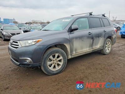 2013 TOYOTA HIGHLANDER BASE 5TDBK3EH5DS180730 - główne zdjęcie licytacji z USA - miniatura