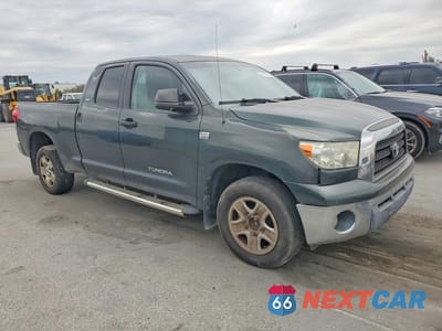 Czwarte zdjęcie samochodu z boku: 2007 TOYOTA TUNDRA SR5 VIN:5TBRT54197S453693 - miniatura
