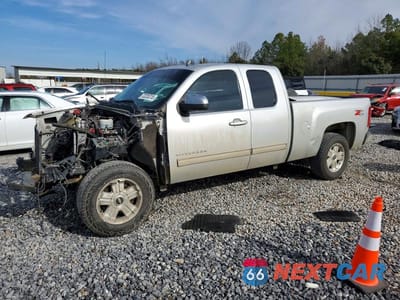 2010 CHEVROLET SILVERADO K1500 LTZ 1GCSKTE37AZ145721 - główne zdjęcie licytacji z USA - miniatura