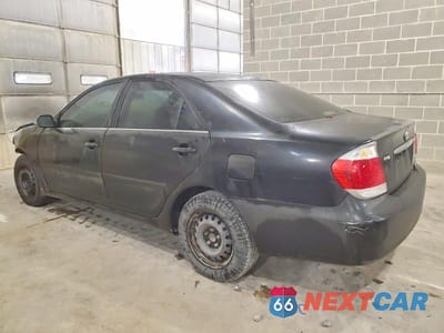 Drugie zdjęcie samochodu z przodu: 2005 TOYOTA CAMRY LE VIN:4T1BE32K55U047823 - miniatura