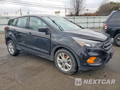 Czwarte zdjęcie samochodu z boku: 2019 FORD ESCAPE S VIN:1FMCU0F70KUB76513 - miniatura