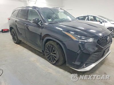 Czwarte zdjęcie samochodu z boku: 2023 TOYOTA HIGHLANDER XSE VIN:5TDKDRBH7PS000573 - miniatura