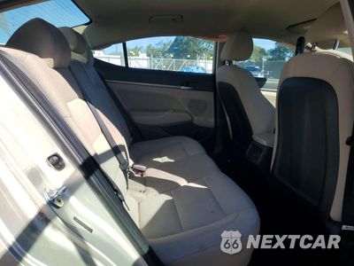Zdjęcie 10 z 14 samochodu: 2018 HYUNDAI ELANTRA SEL VIN:5NPD84LFXJH311425 - miniatura