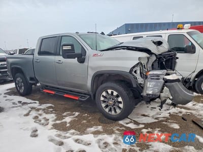 Czwarte zdjęcie samochodu z boku: 2024 CHEVROLET SILVERADO K2500 HEAVY DUTY LT VIN:2GC4YNE70R1187139 - miniatura