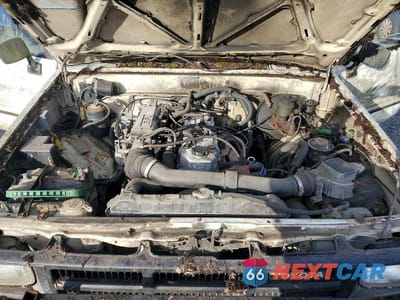 Zdjęcie 12 z 12 samochodu: 1985 TOYOTA 4RUNNER RN60 VIN:JT4RN61D2F5067918 - miniatura