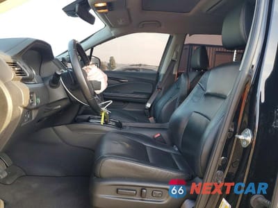 Zdjęcie 7 z 13 samochodu: 2019 HONDA PILOT TOURING VIN:5FNYF6H90KB059433 - miniatura