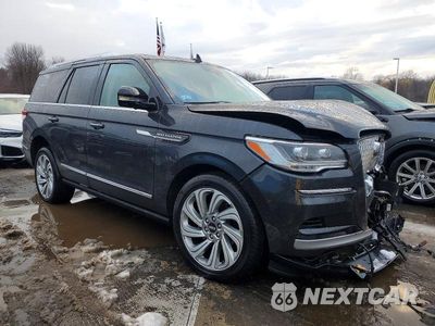 Czwarte zdjęcie samochodu z boku: 2024 LINCOLN NAVIGATOR RESERVE VIN:5LMJJ2LG5REL16296 - miniatura