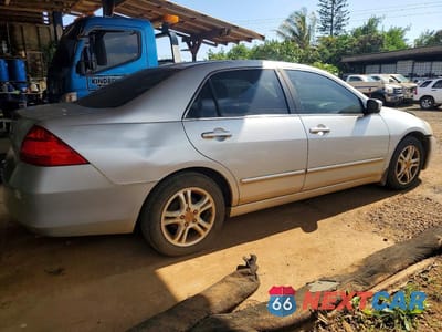 Trzecie zdjęcie samochodu z tyłu: 2007 HONDA ACCORD EX VIN:1HGCM56767A182117 - miniatura