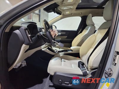 Zdjęcie 7 z 14 samochodu: 2025 VOLVO XC40 PLUS VIN:YV4L12UC7S2506634 - miniatura