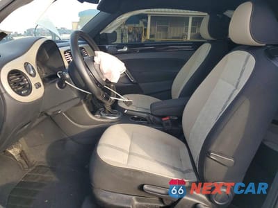 Zdjęcie 7 z 11 samochodu: 2018 VOLKSWAGEN BEETLE S VIN:3VWFD7AT4JM705749 - miniatura