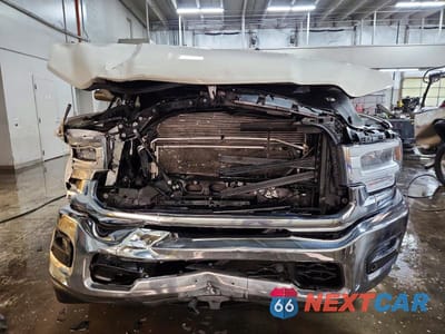 Piąte zdjęcie samochodu w środku: 2022 RAM 2500 LARAMIE VIN:3C6UR5FJ9NG170341 - miniatura