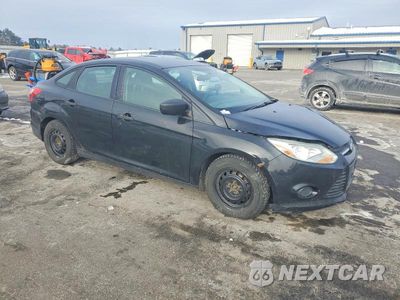 Czwarte zdjęcie samochodu z boku: 2014 FORD FOCUS S VIN:1FADP3E20EL366058 - miniatura