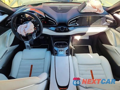 Zdjęcie 8 z 12 samochodu: 2025 FERRARI PUROSANGUE VIN:ZSG06VTA5S0319544 - miniatura