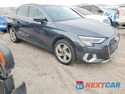 Czwarte zdjęcie samochodu z boku: 2024 AUDI A3 PREMIUM VIN:WAUAUDGYXRA018036 - miniatura