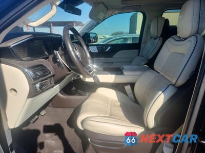 Zdjęcie 7 z 13 samochodu: 2020 LINCOLN TOWNHOUSE NAVIGATOR VIN:5LMJJ3TT1LEL05662 - miniatura