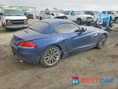 Trzecie zdjęcie samochodu z tyłu: 2009 BMW Z4 SDRIVE35I VIN:WBALM73529E164574 - miniatura