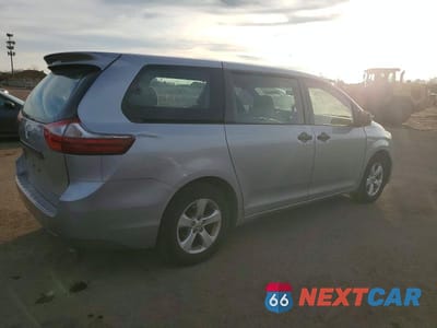 Trzecie zdjęcie samochodu z tyłu: 2015 TOYOTA SIENNA VIN:5TDZK3DCXFS591516 - miniatura
