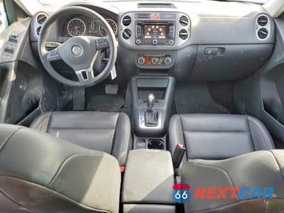Zdjęcie 8 z 13 samochodu: 2011 VOLKSWAGEN TIGUAN S VIN:WVGBV7AX0BW518992 - miniatura