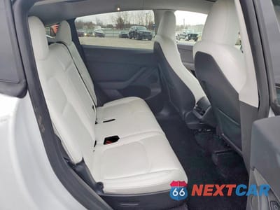 Zdjęcie 10 z 11 samochodu: 2024 TESLA MODEL Y VIN:7SAYGAEE4RF166130 - miniatura