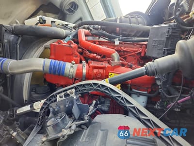 Zdjęcie 7 z 10 samochodu: 2017 VOLVO VNL SEMI TRUCK VIN:4V4N39TG6HN988091 - miniatura