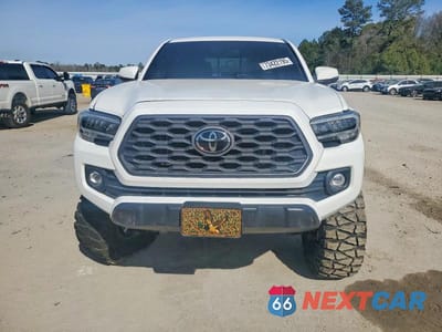 Piąte zdjęcie samochodu w środku: 2023 TOYOTA TACOMA DOUBLE CAB VIN:3TMCZ5AN5PM589841 - miniatura