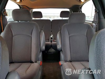 Zdjęcie 10 z 14 samochodu: 2004 DODGE GRAND CARAVAN SXT VIN:2D4GP44L34R602377 - miniatura