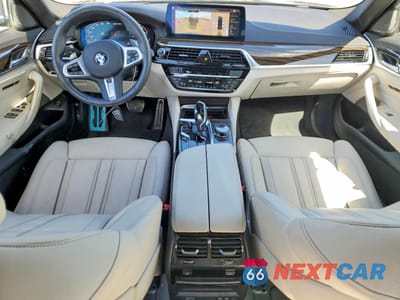 Zdjęcie 8 z 12 samochodu: 2023 BMW M550XI VIN:WBA13BK05PCM32125 - miniatura