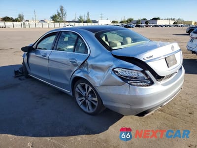 Drugie zdjęcie samochodu z przodu: 2015 MERCEDES-BENZ C 300 VIN:55SWF4JB8FU054591 - miniatura