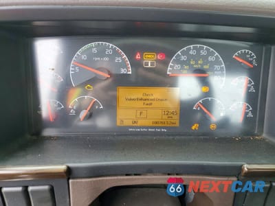 Zdjęcie 8 z 10 samochodu: 2016 VOLVO VNL SEMI TRUCK VIN:4V4N39TG5GN965609 - miniatura