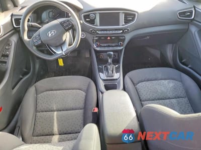 Zdjęcie 8 z 12 samochodu: 2018 HYUNDAI IONIQ BLUE VIN:KMHC65LC1JU102816 - miniatura
